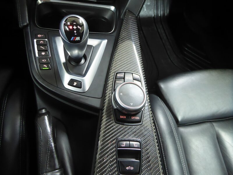 Used 2015 BMW M4 Convertible RWD image 26