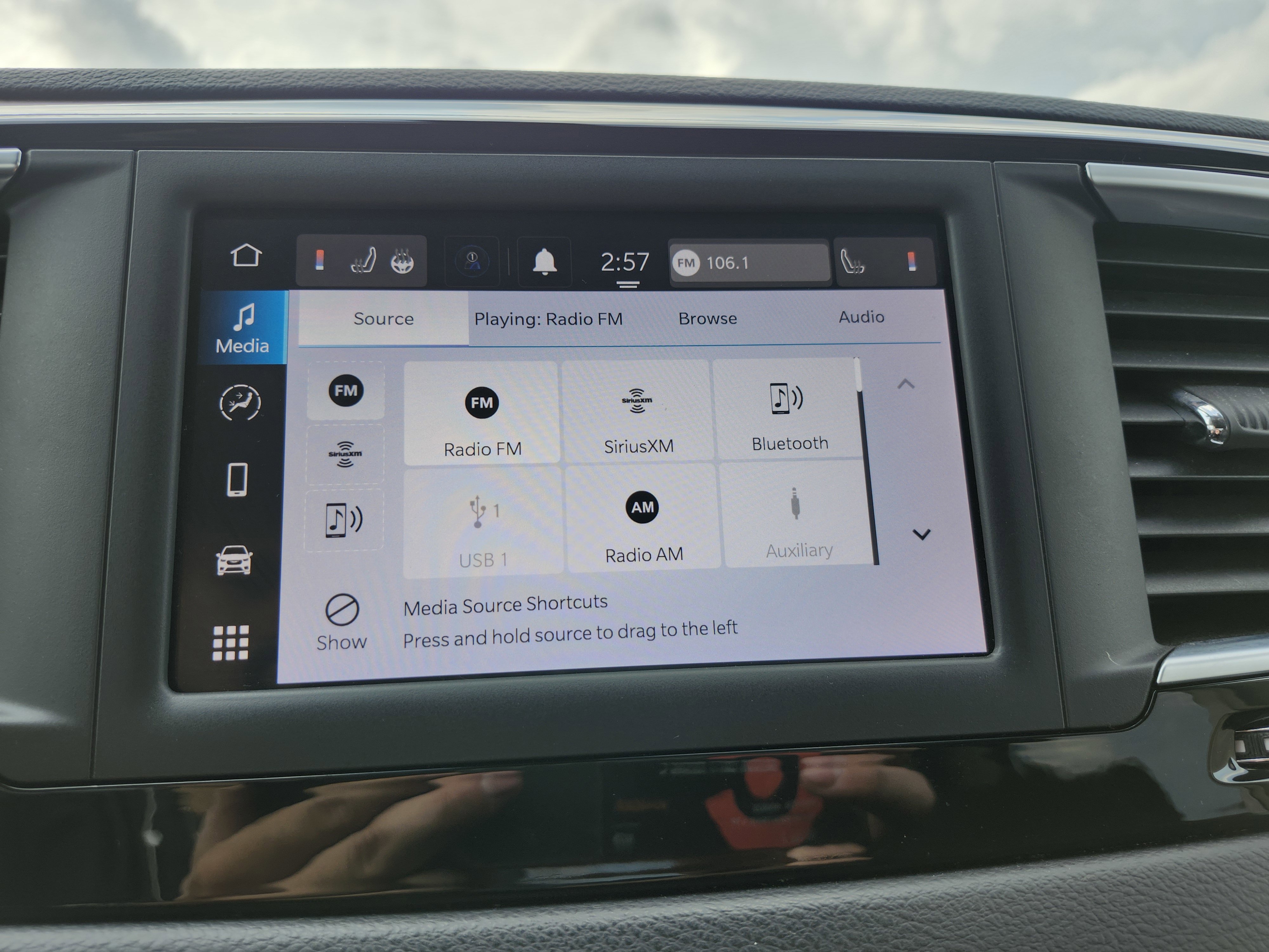 Used 2022 Chrysler Voyager LX image 25