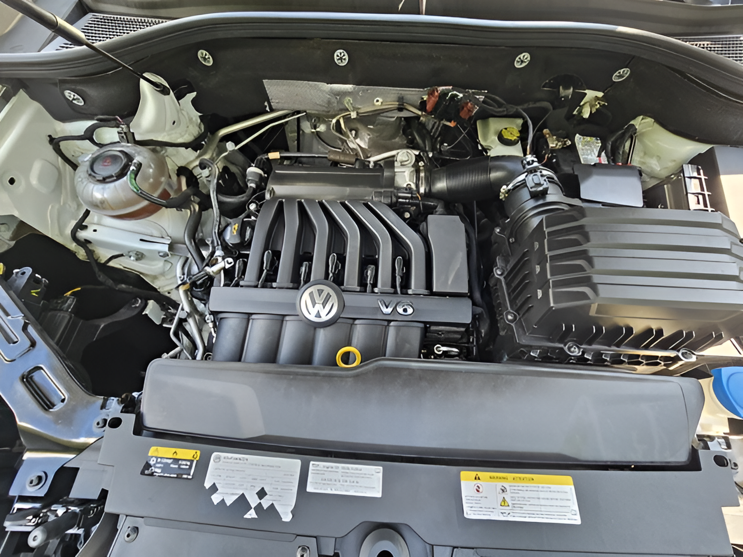 Certified 2021 Volkswagen Atlas Cross Sport SEL R-Line FWD image 27