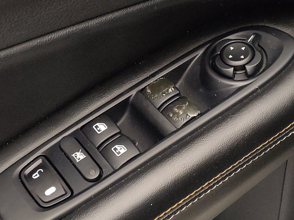 Used 2020 Jeep Compass Latitude FWD image 27