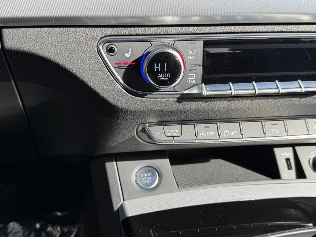 Used 2025 Audi Q5 2.0T Premium w/ Convenience Plus Package image 21