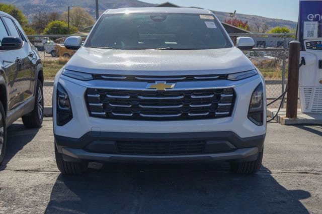 Used 2025 Chevrolet Equinox LT AWD/4WD image 3