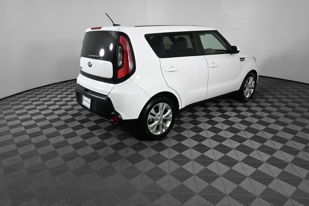 Used 2015 Kia Soul + image 24