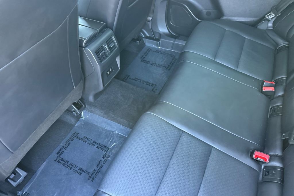 Used 2025 Nissan Rogue SV w/ SV Premium Package image 11