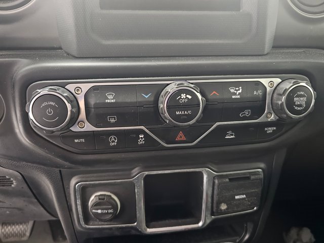 Used 2022 Jeep Gladiator Sport image 15