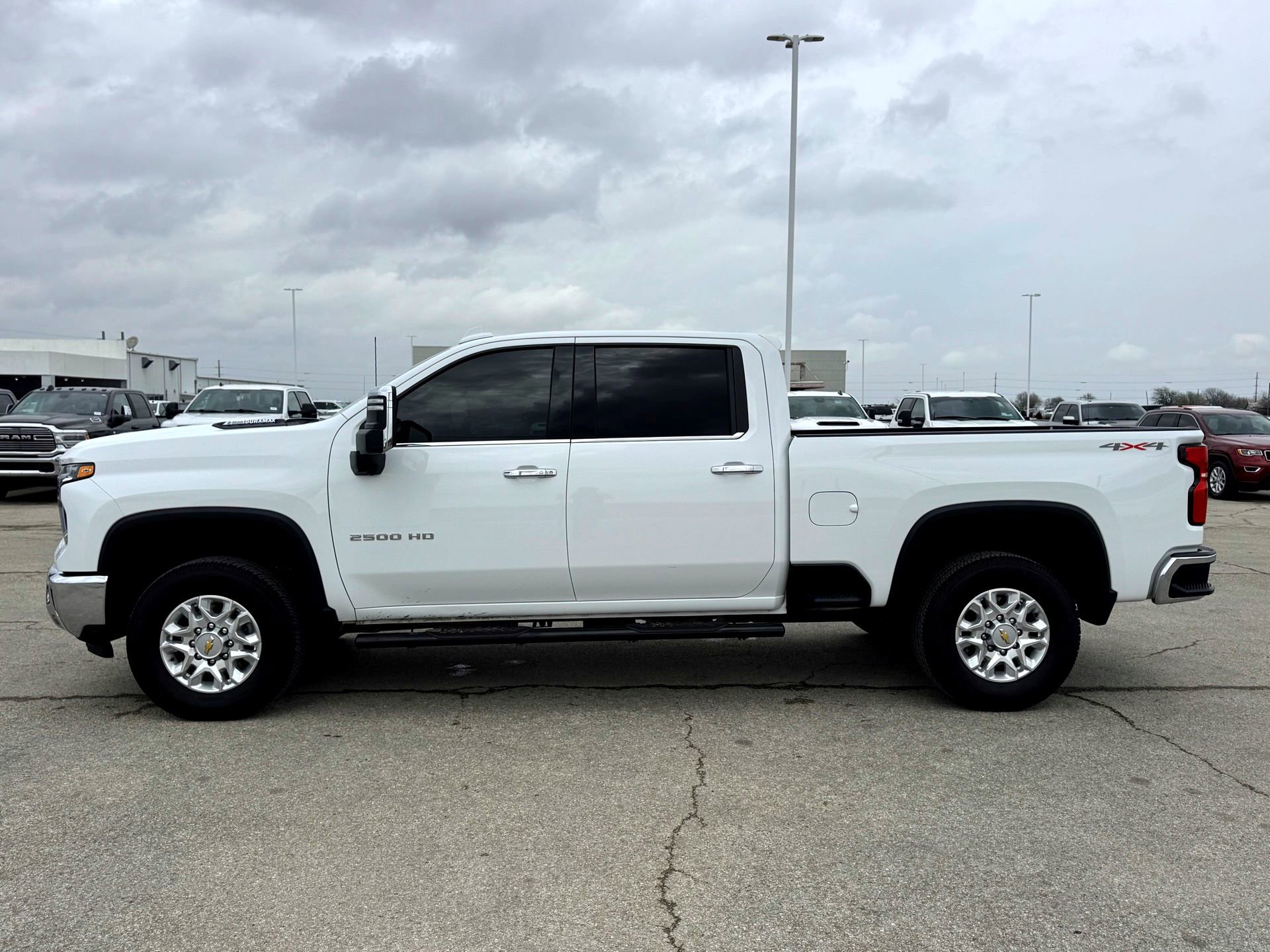 Used 2025 Chevrolet Silverado 2500 LTZ w/ LTZ Convenience Package image 10