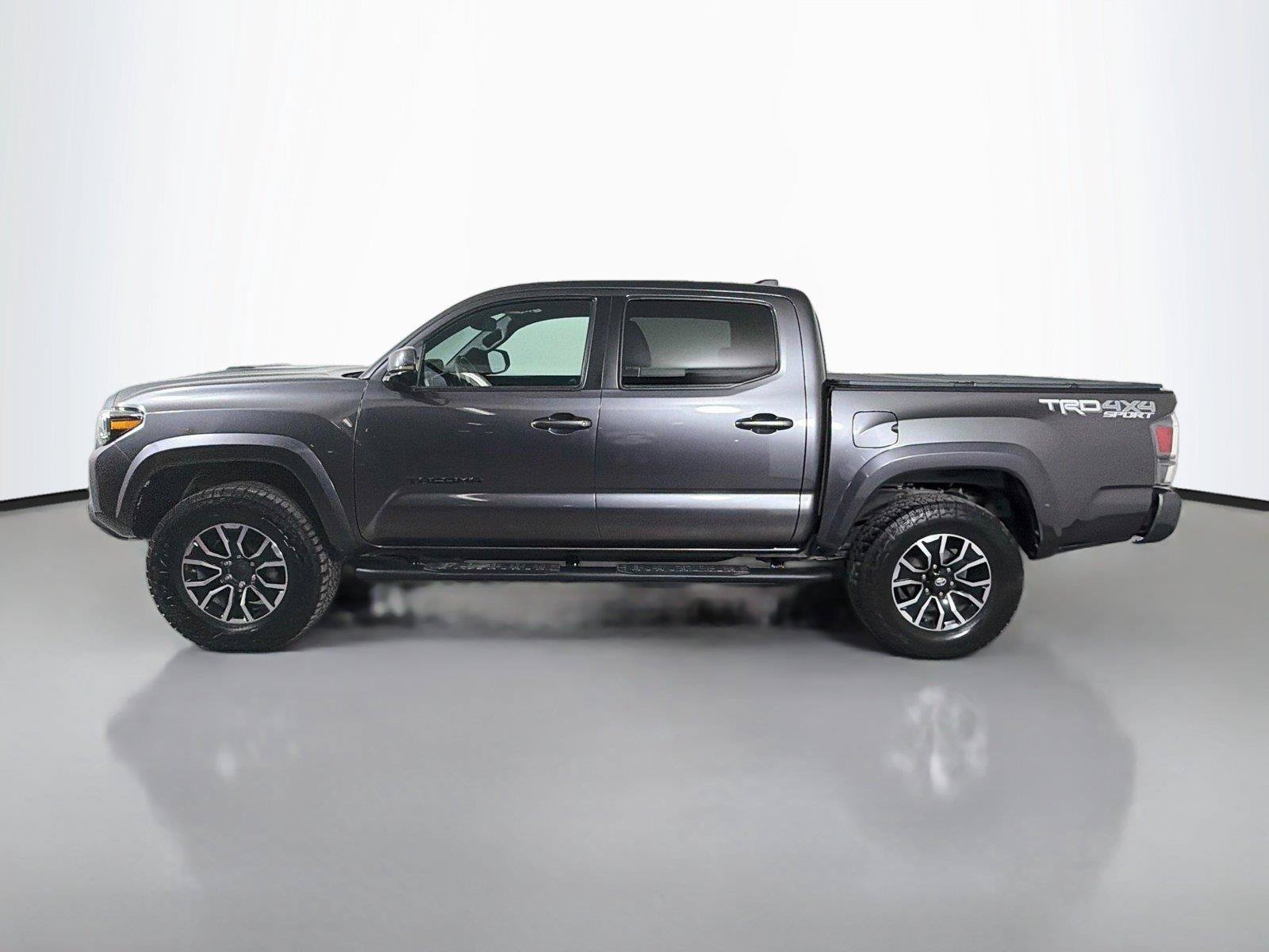 Used 2021 Toyota Tacoma TRD Sport w/ TRD Premium Sport Package AWD/4WD image 8