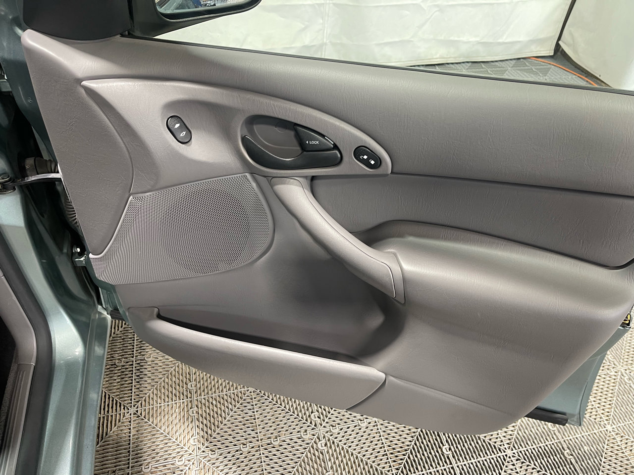 Used 2004 Ford Focus SE image 14