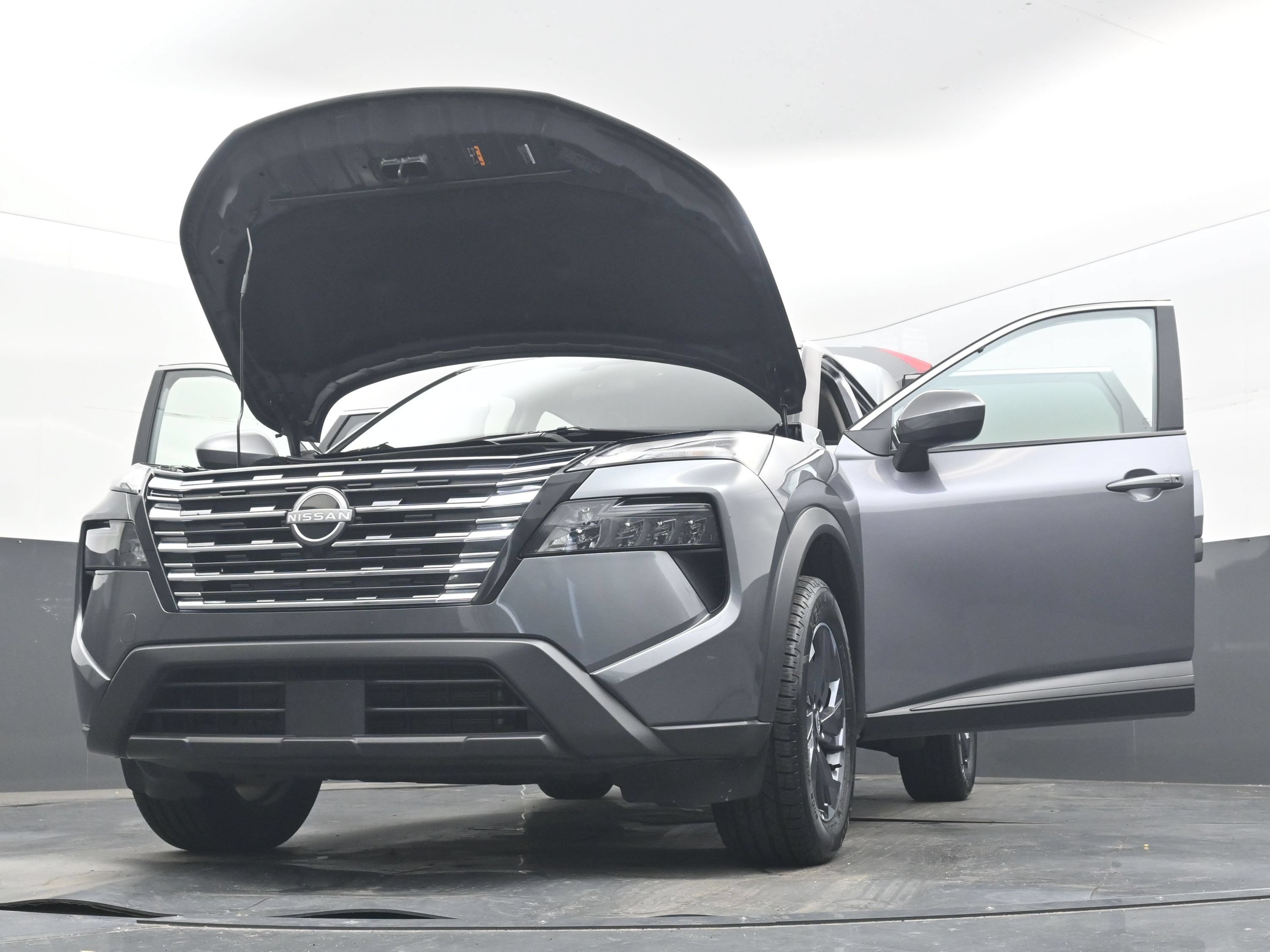 Used 2025 Nissan Rogue SV FWD image 38