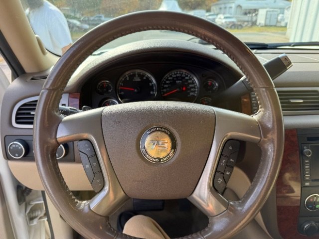 Used 2010 Chevrolet Suburban LTZ image 27