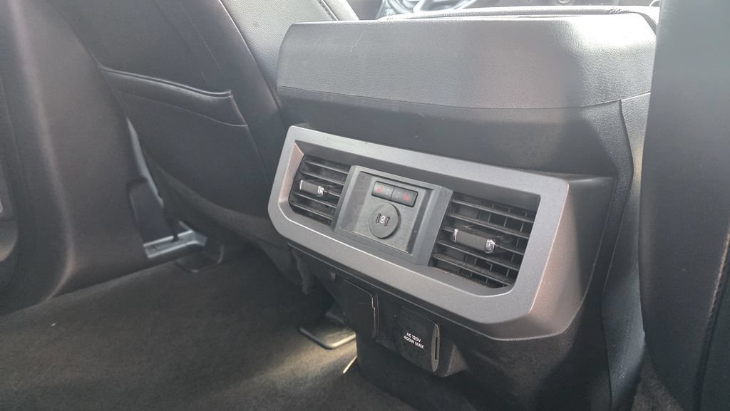 Used 2024 Ford F250 Lariat AWD/4WD image 8