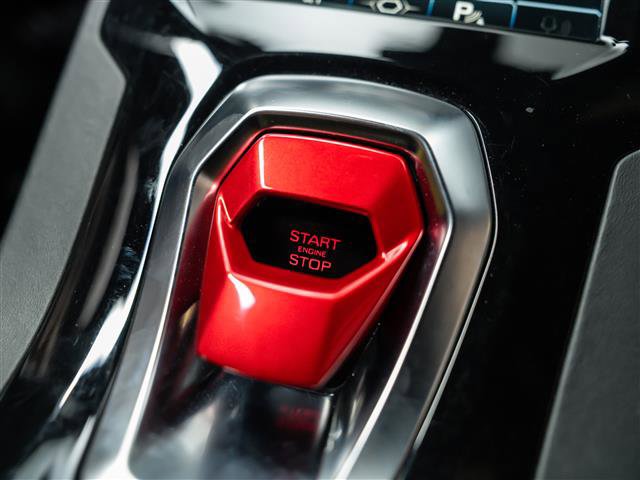 Used 2020 Lamborghini Huracan EVO image 24