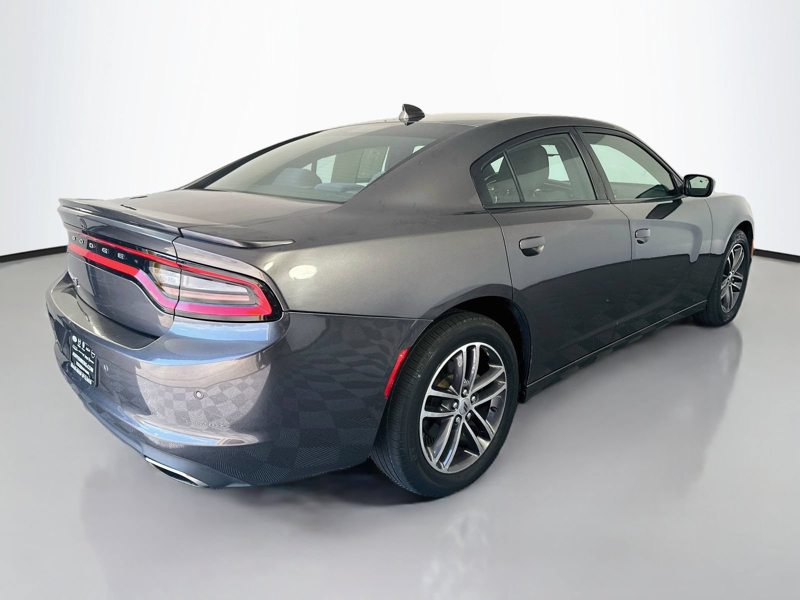 Used 2019 Dodge Charger SXT AWD/4WD image 7