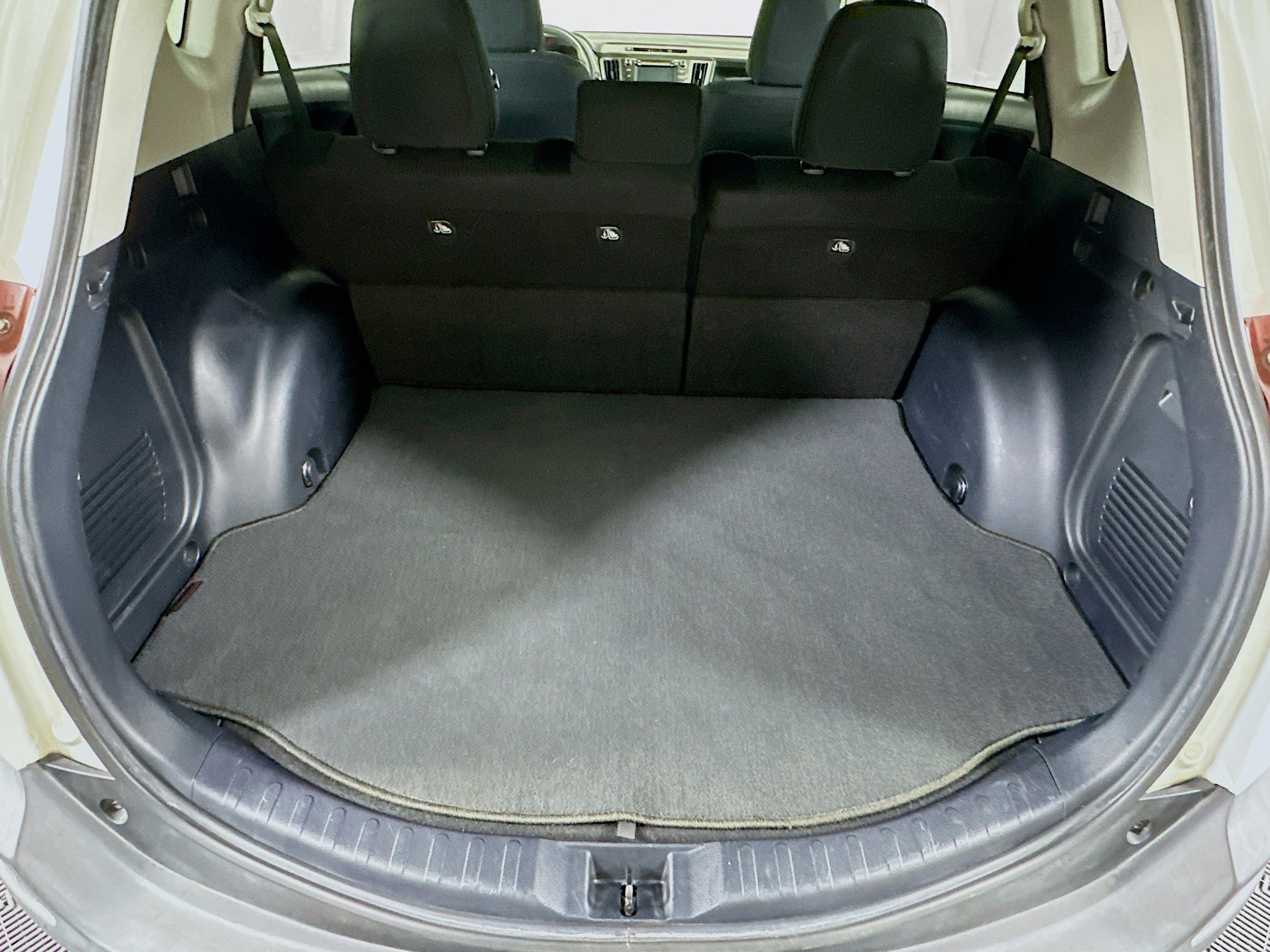 Used 2015 Toyota RAV4 LE FWD image 27