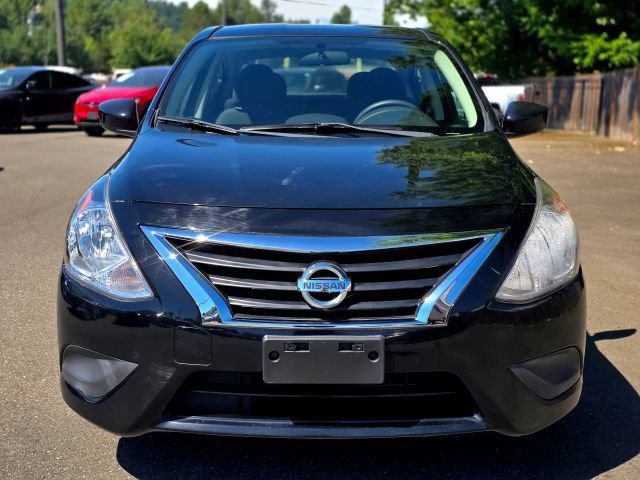 Used 2015 Nissan Versa SV FWD image 2