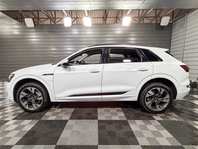 Used 2022 Audi e-tron Premium w/ Convenience Plus Package image 8