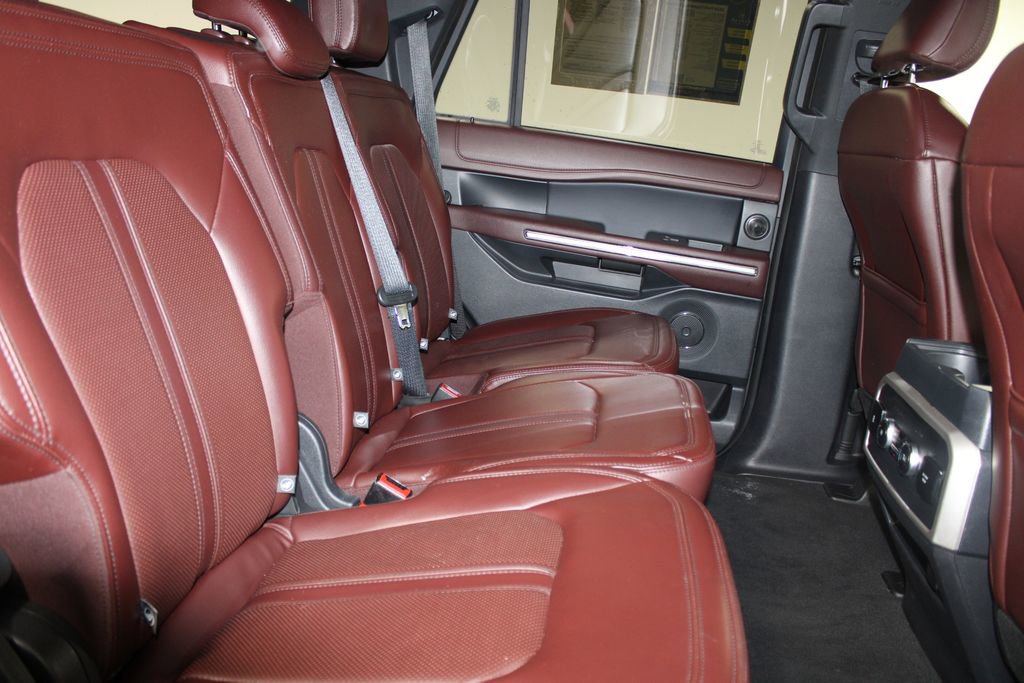 Used 2024 Ford Expedition Limited image 35