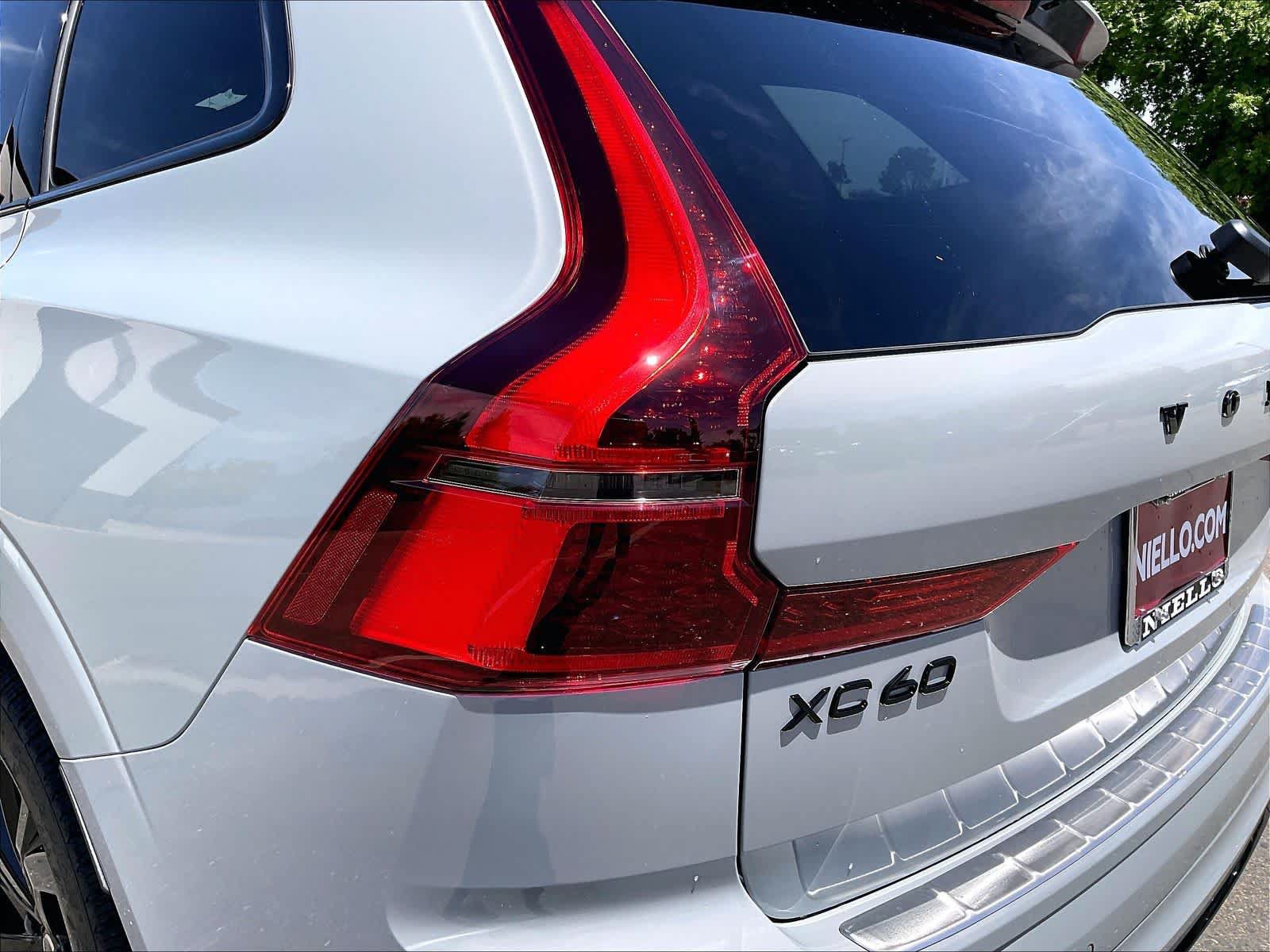 New 2026 Volvo XC60 T8 Ultra w/ Protection Package Premier AWD/4WD image 25