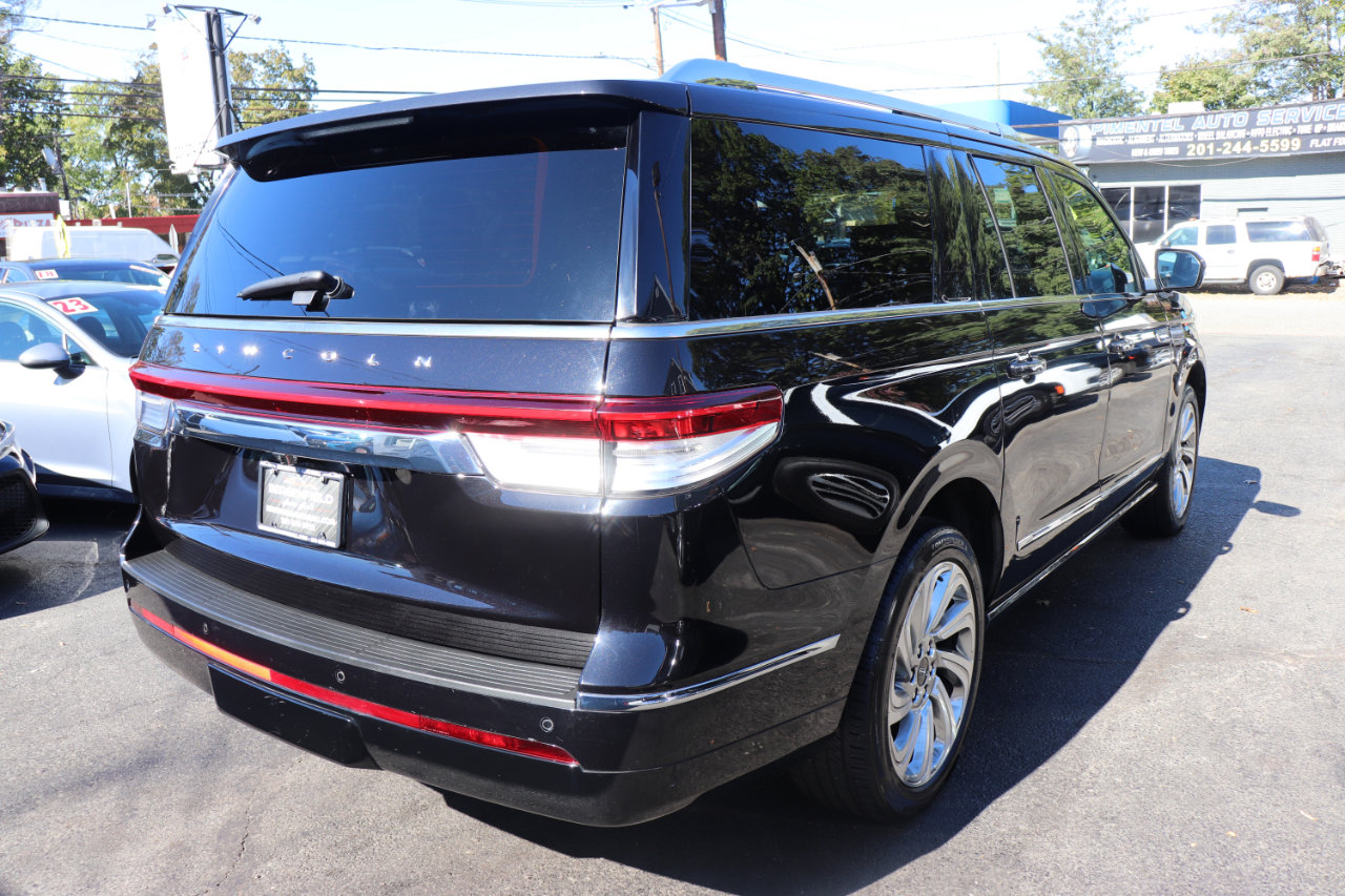 Used 2024 Lincoln Navigator L 4WD image 5