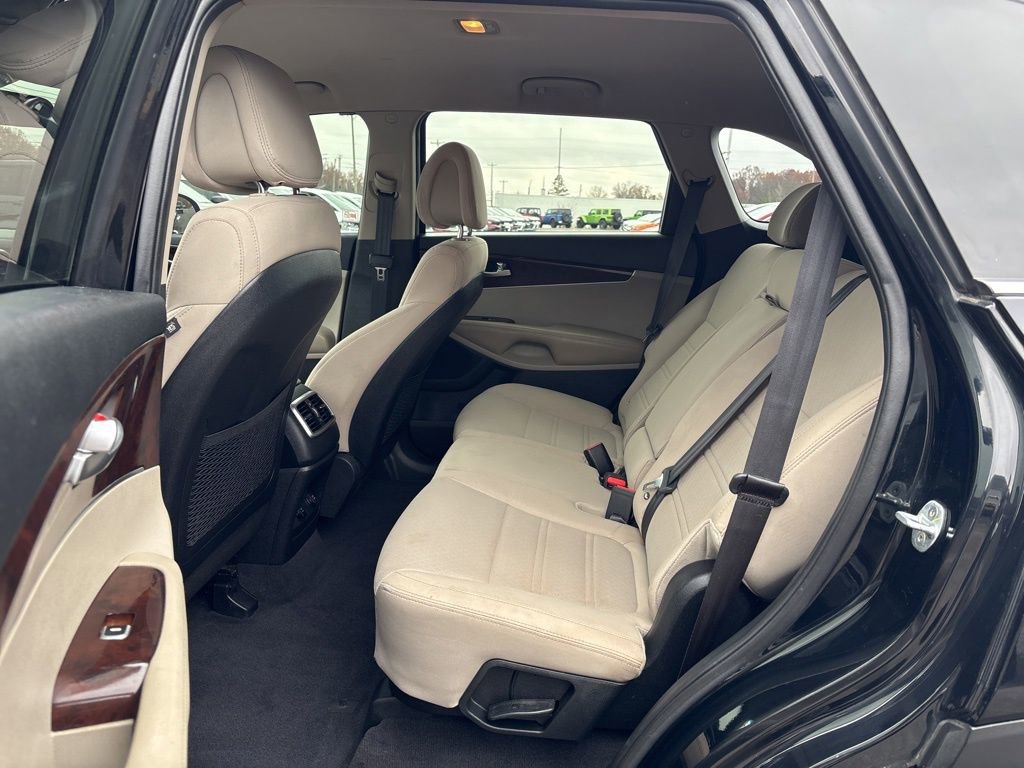Used 2016 Kia Sorento LX image 44