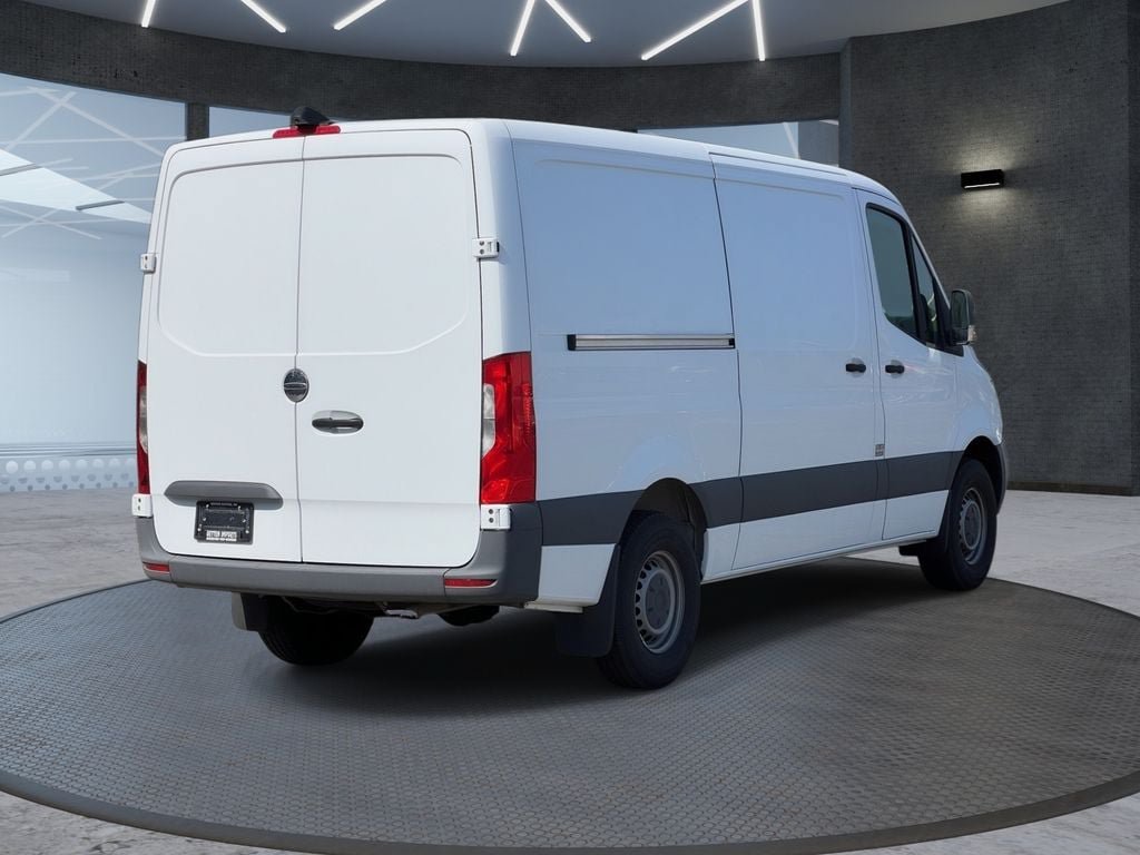 Used 2019 Freightliner Sprinter 2500 w/ Driver Convenience Package RWD image 4
