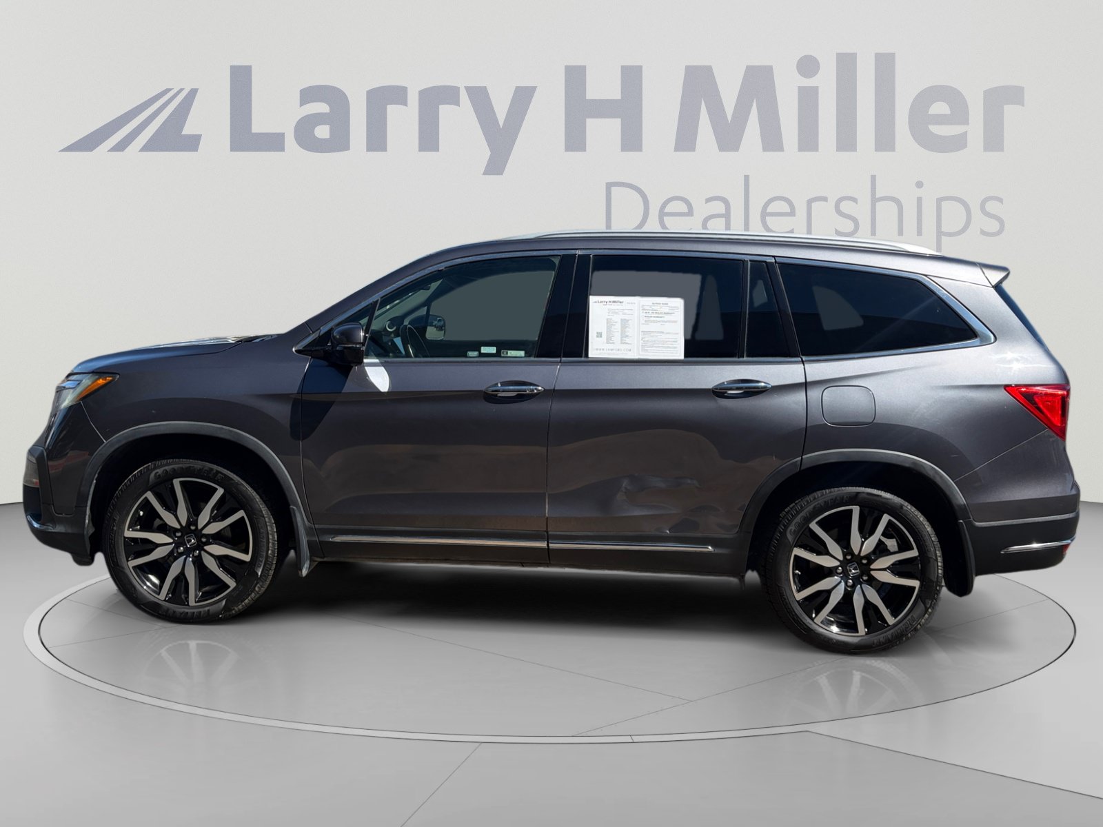 Used 2019 Honda Pilot Touring image 2