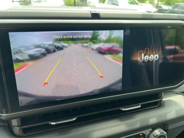 Certified 2025 Jeep Wrangler Unlimited Sahara w/ Safety Group AWD/4WD image 25