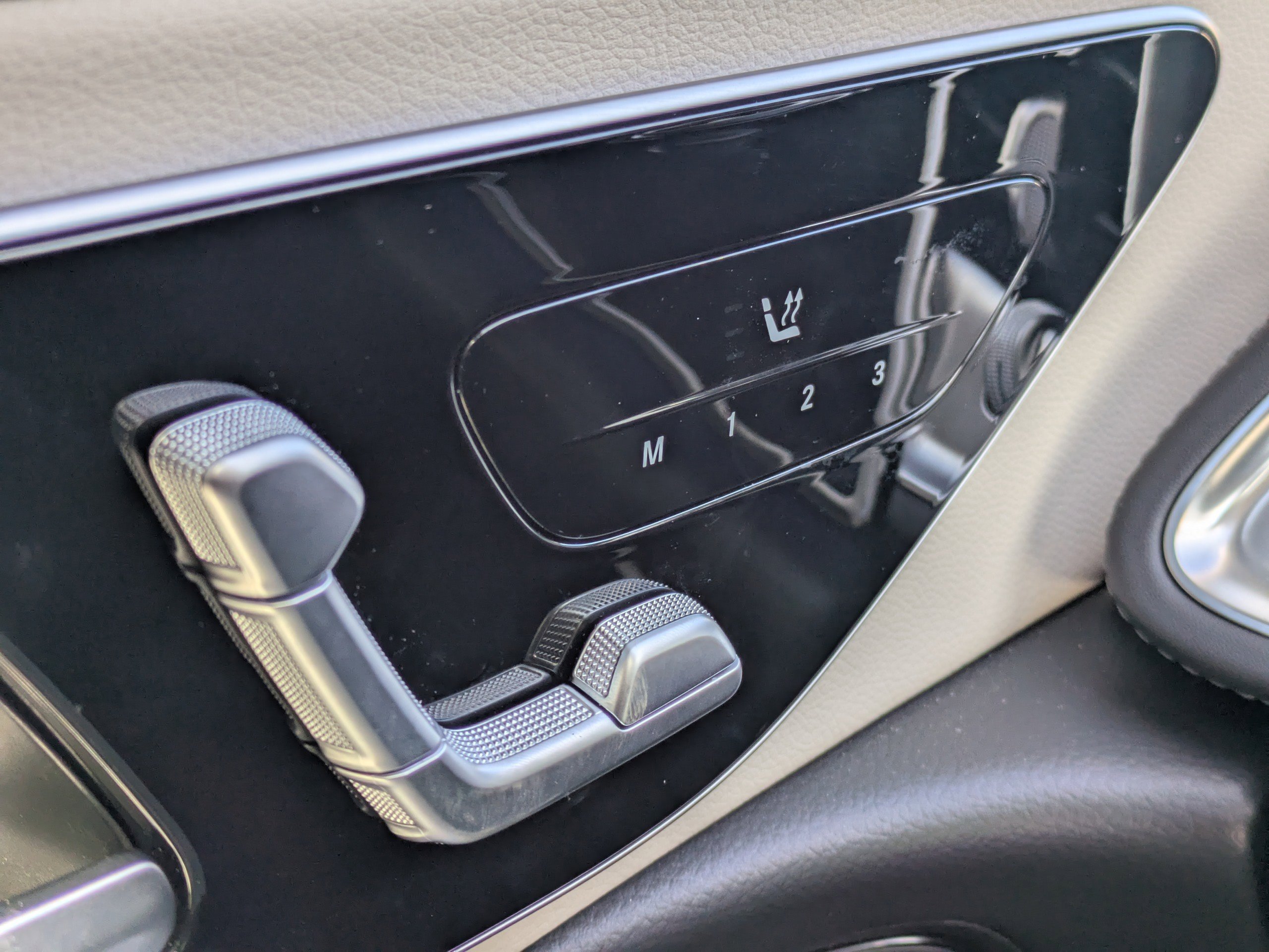 Used 2025 Mercedes-Benz E 350 4MATIC Sedan image 25