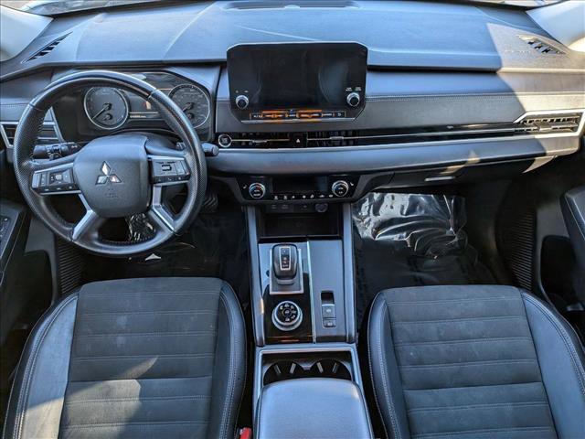 Used 2024 Mitsubishi Outlander SE image 14