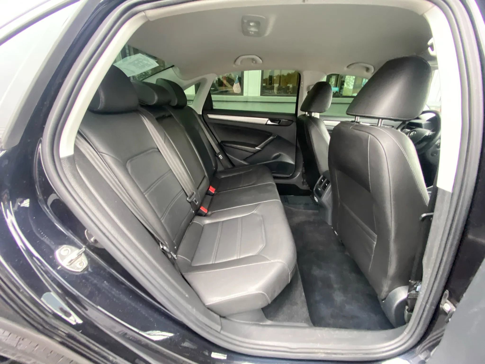 Used 2020 Volkswagen Passat 2.0T SE image 29