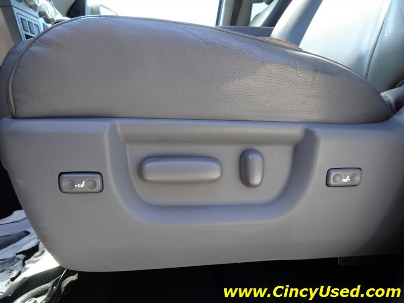 Used 2015 Toyota Sequoia Limited AWD/4WD image 30