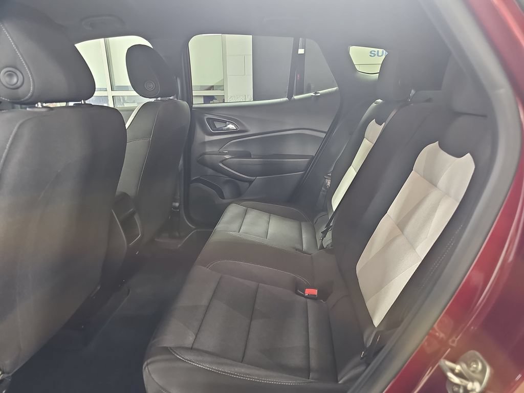 Certified 2024 Chevrolet Trax RS FWD image 17