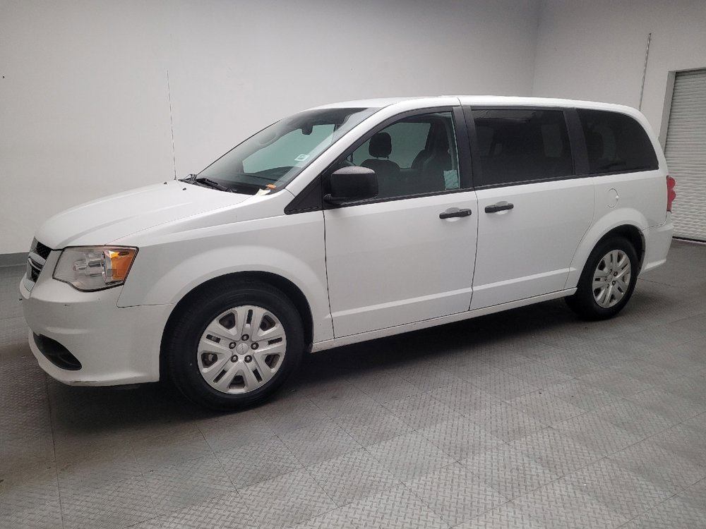 Used 2019 Dodge Grand Caravan SE w/ UConnect Hands-Free Group FWD image 2