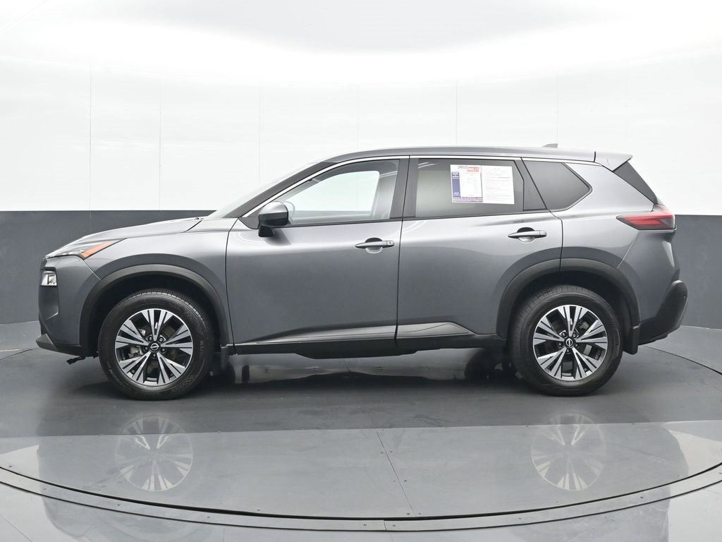 Used 2023 Nissan Rogue SV image 3