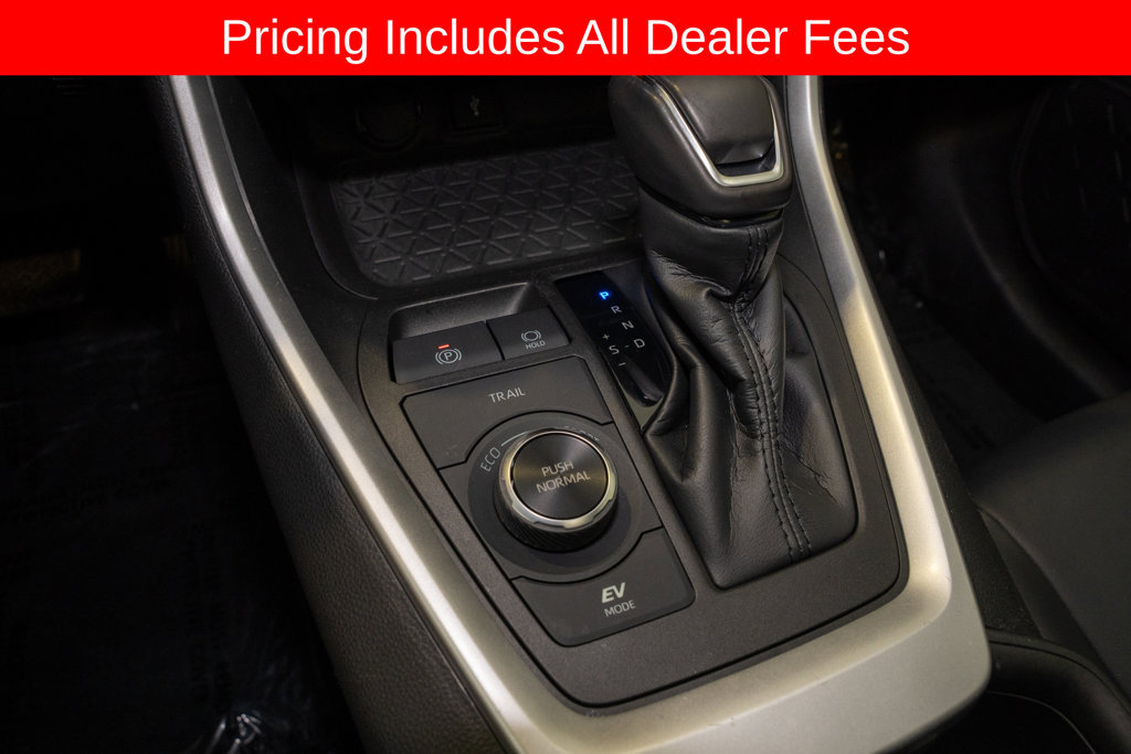 Used 2022 Toyota RAV4 XLE Premium AWD/4WD image 18