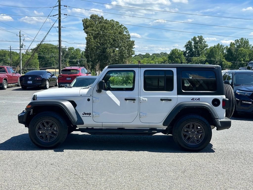 Used 2024 Jeep Wrangler Unlimited Sport AWD/4WD image 3