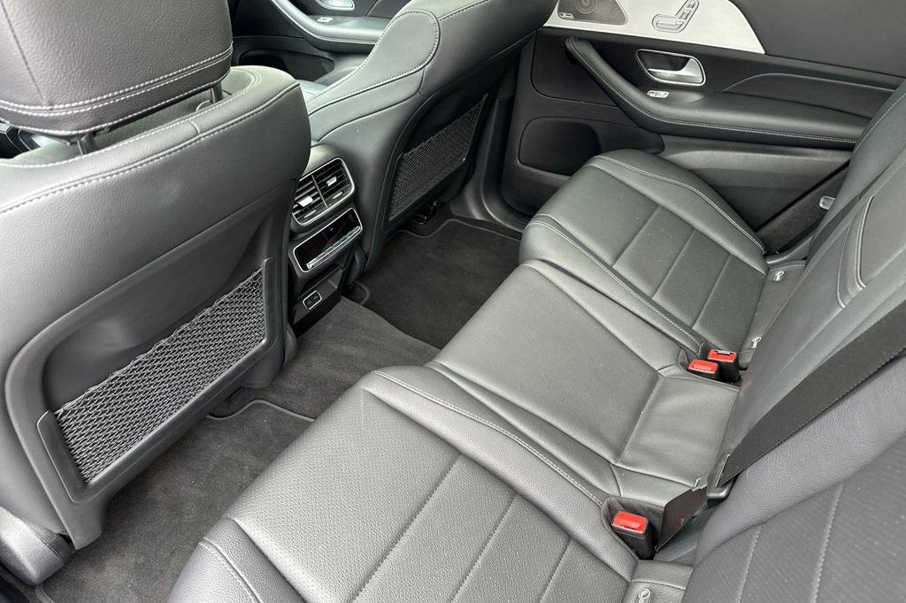 Used 2024 Mercedes-Benz GLS 450 4MATIC image 12