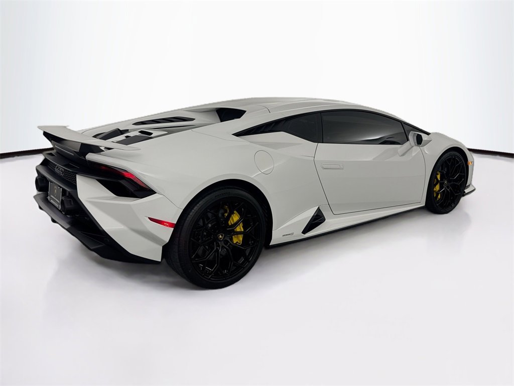 Used 2023 Lamborghini Huracan Tecnica image 5