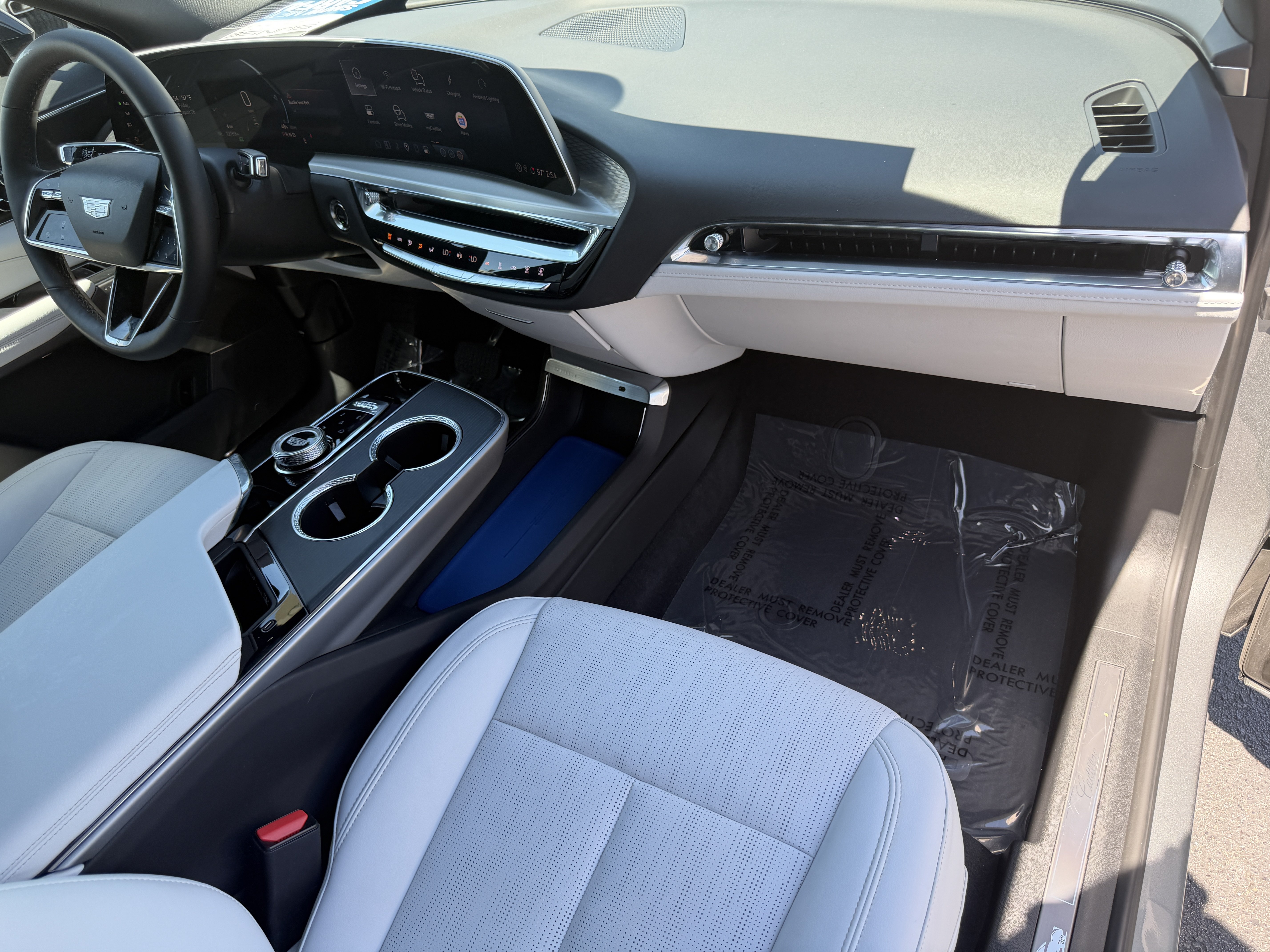 Certified 2024 Cadillac Lyriq Luxury RWD image 14