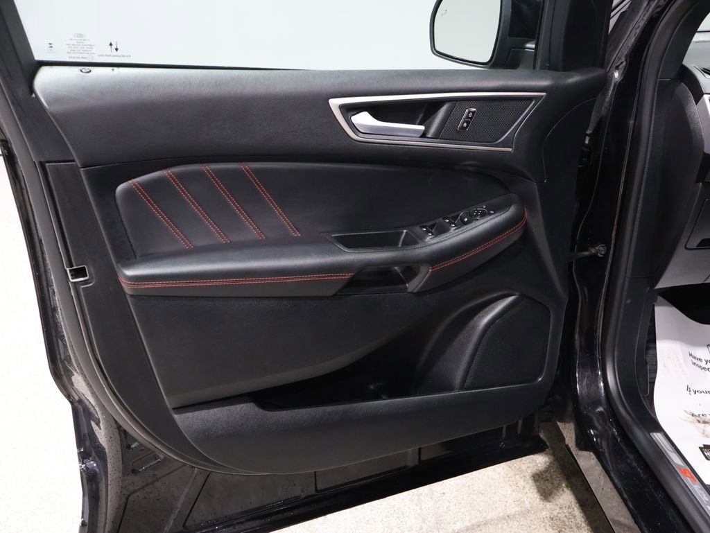 Used 2024 Ford Edge ST-Line image 13
