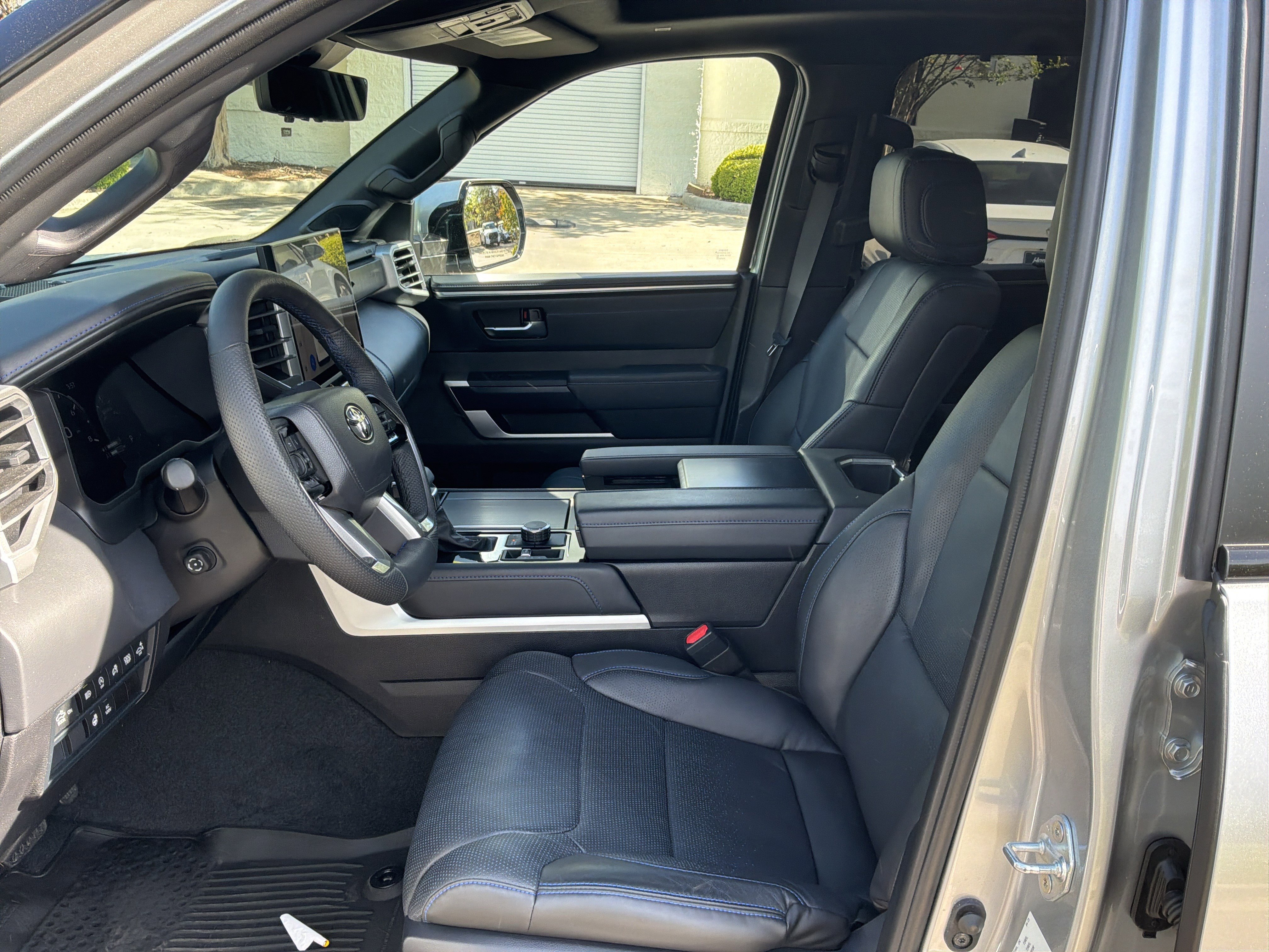 Used 2025 Toyota Tundra Platinum AWD/4WD image 16