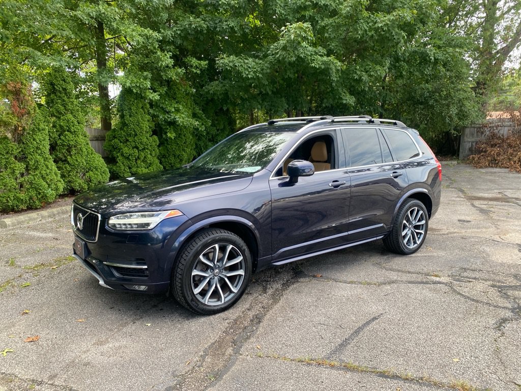Used 2017 Volvo XC90 T6 Momentum w/ Momentum Plus Package AWD/4WD image 1