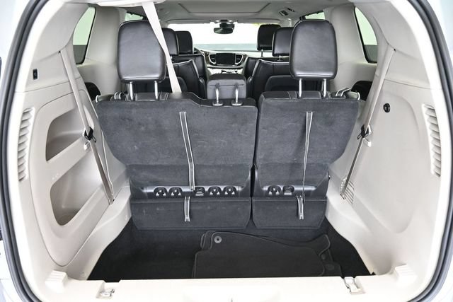 Used 2024 Chrysler Pacifica Limited FWD image 27
