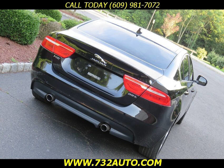 Used 2017 Jaguar XE image 16