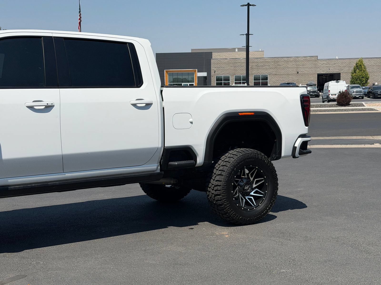 Used 2024 GMC Sierra 3500 AT4 w/ AT4 Premium Plus Package AWD/4WD image 11