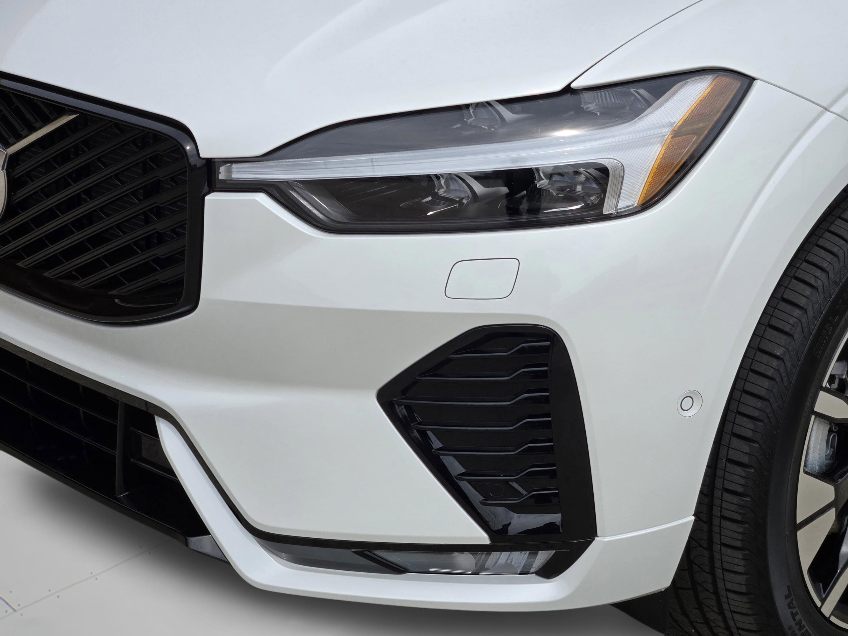 New 2026 Volvo XC60 B5 Plus w/ Protection Package Premier image 31