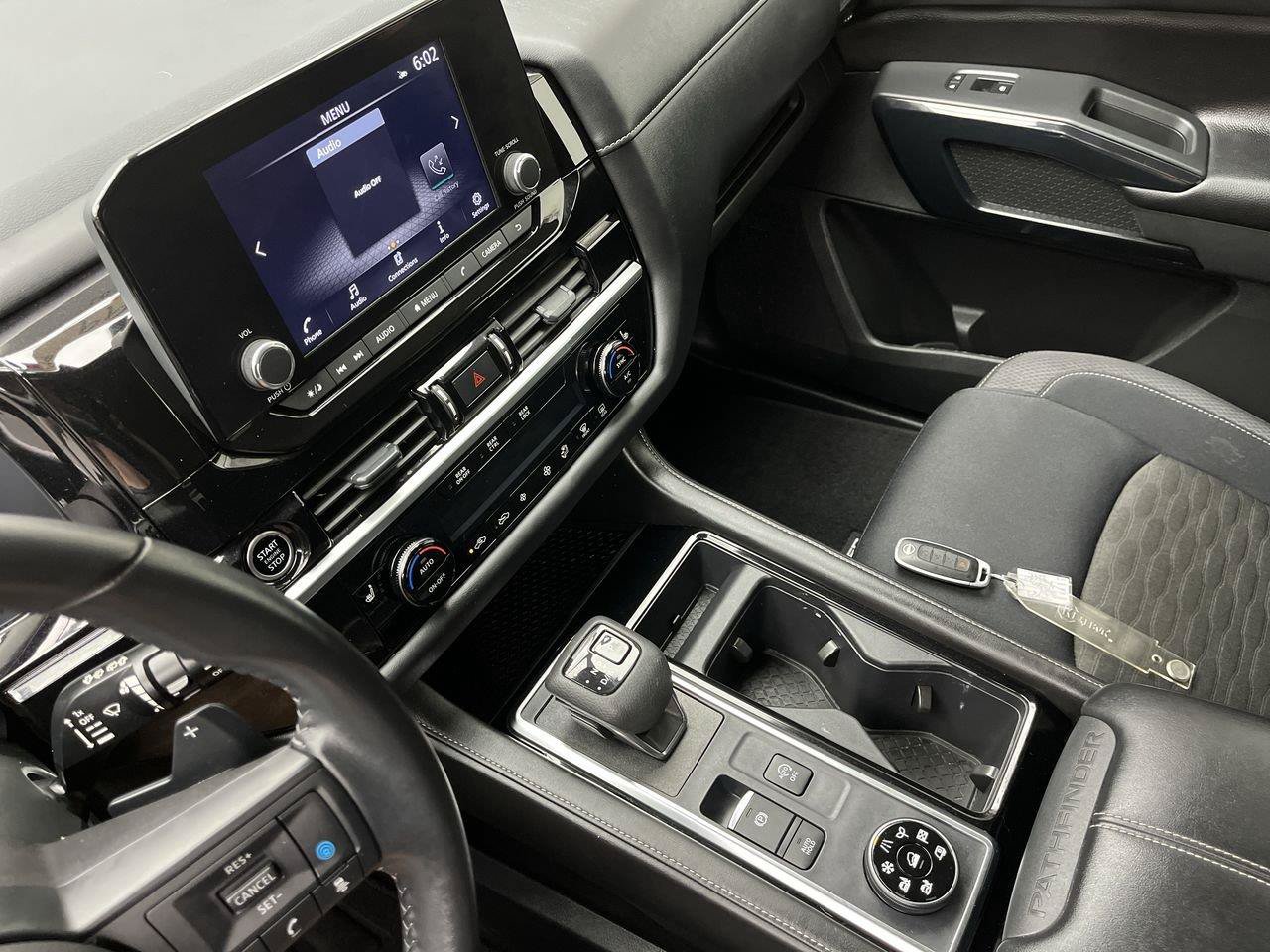 Used 2024 Nissan Pathfinder SV AWD/4WD image 17