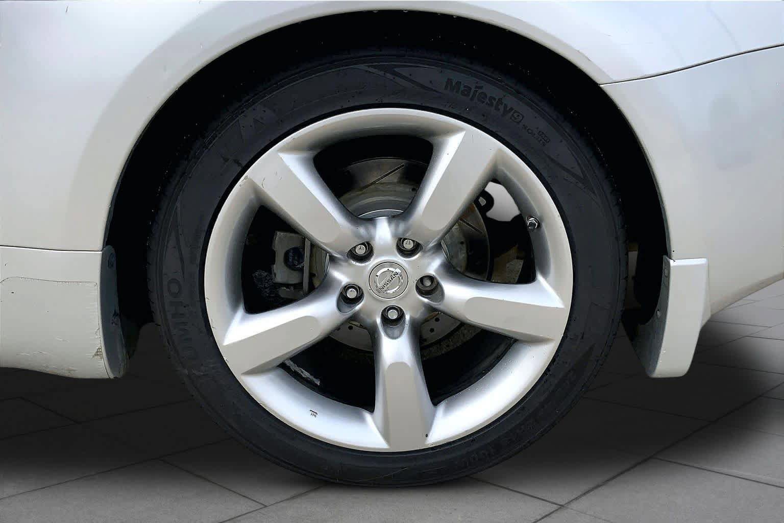 Used 2008 Nissan 350Z Touring w/ Cargo Convenience Pkg RWD image 8