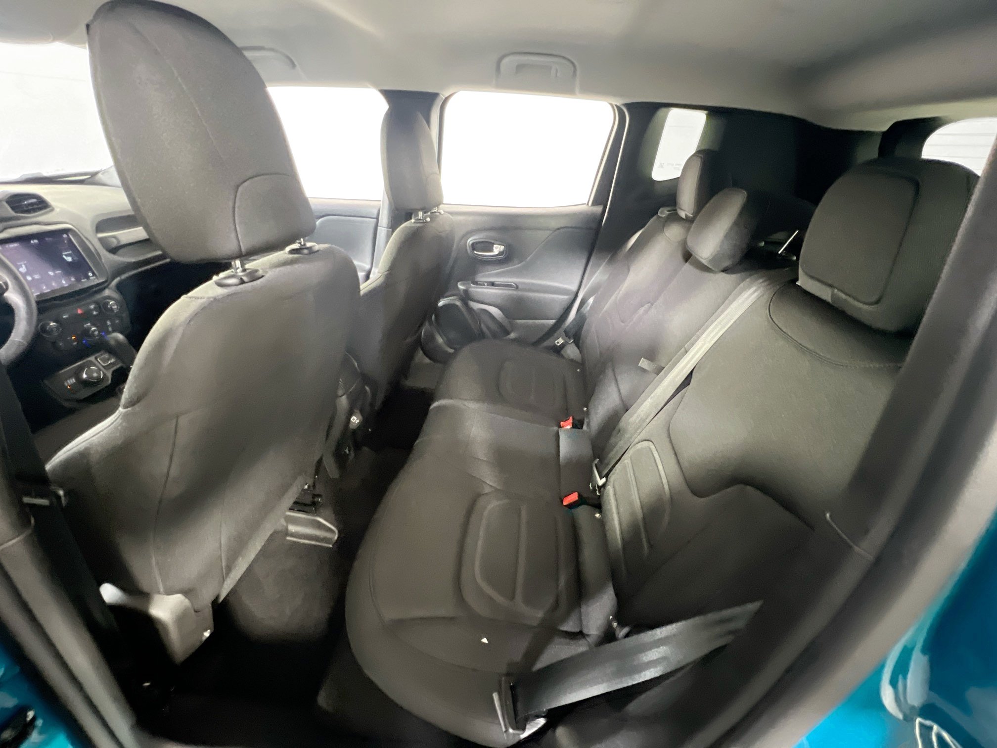 Used 2022 Jeep Renegade Latitude w/ Convenience Group AWD/4WD image 24