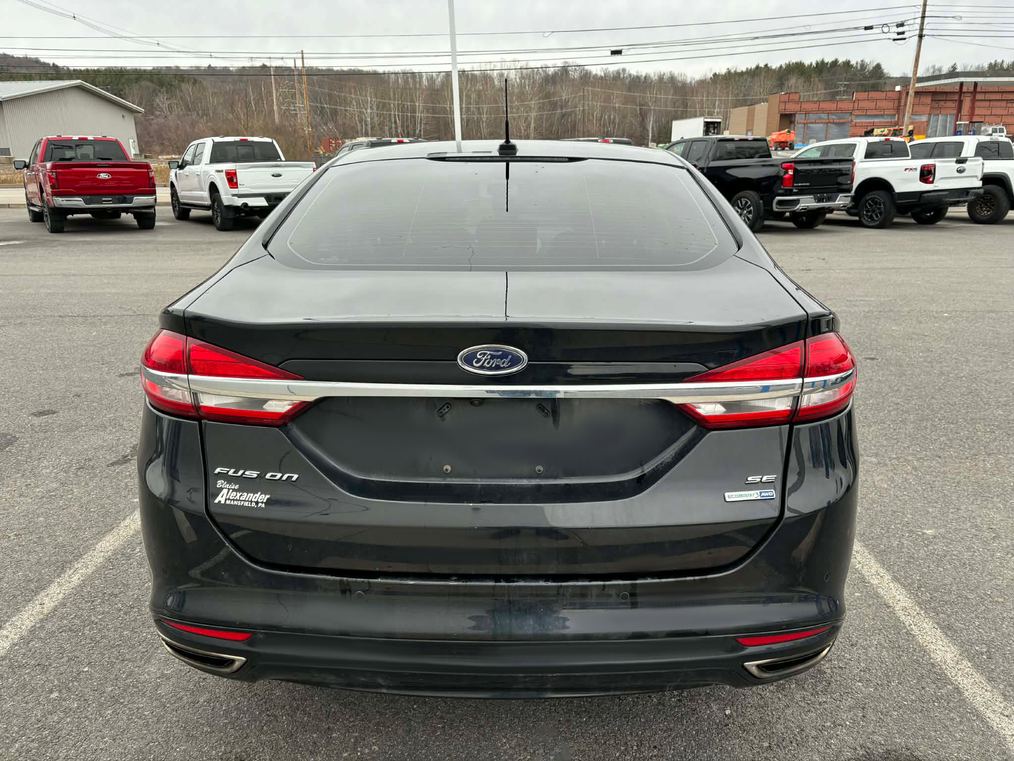 Used 2017 Ford Fusion SE w/ Fusion SE Technology Package image 4